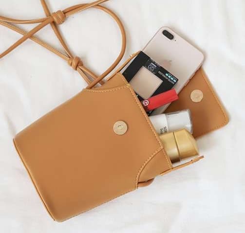 ミニマルデザイン スマートフォン収納ポシェット