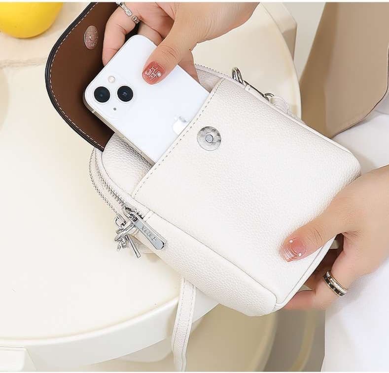 上品シンプル ミニポシェット