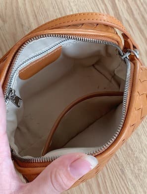 ポシェット 編み込み模様のミニショルダーポシェット