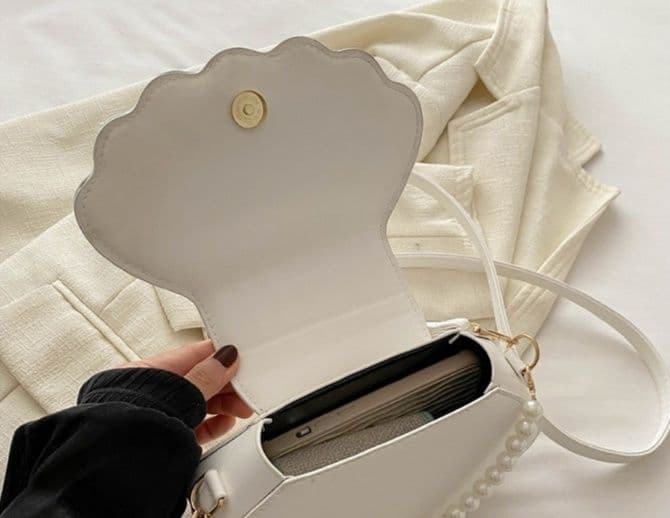 ポシェット 貝殻モチーフ 真珠飾りポシェット